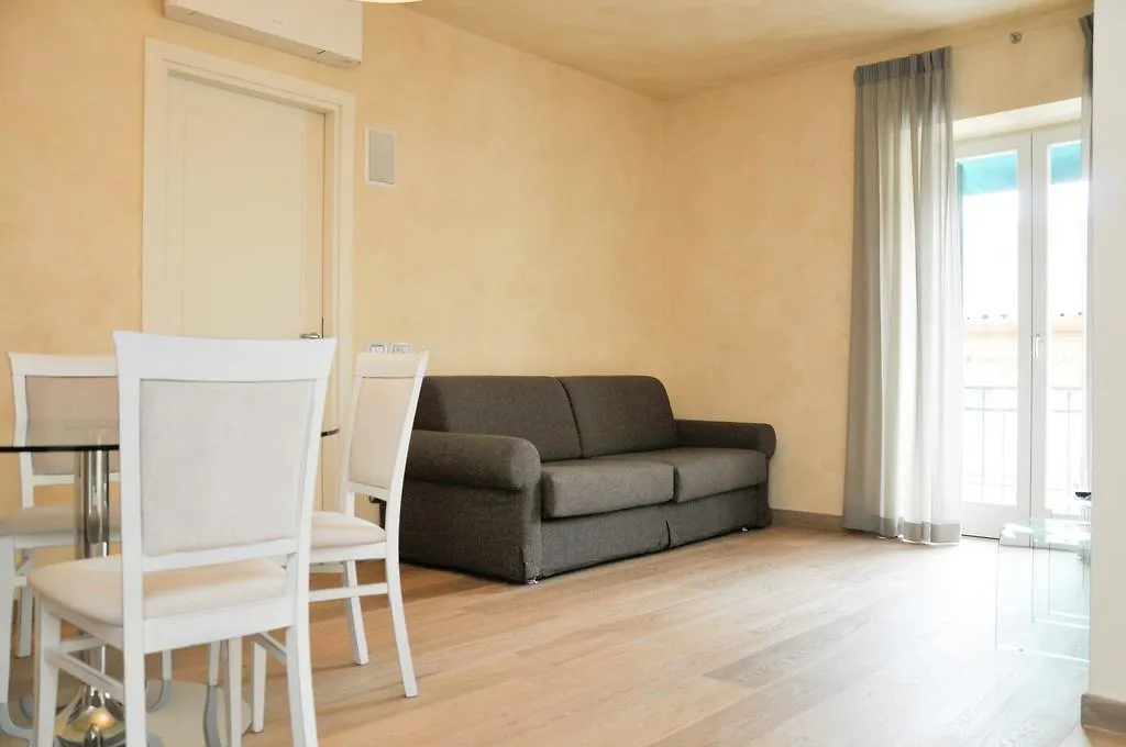 Lazise Boutique Apartment Lago E Relax 0*,