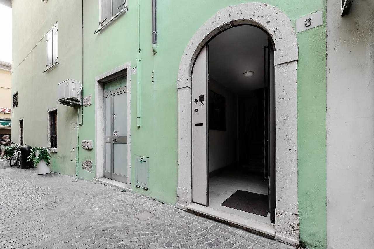 Lazise Boutique Apartment Lago E Relax