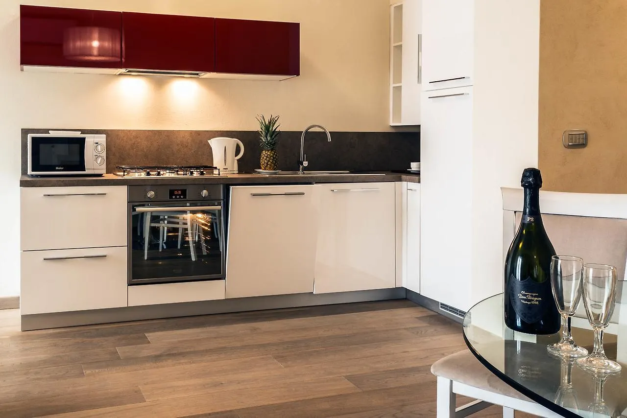 Lazise Boutique Apartment Lago E Relax 0*,