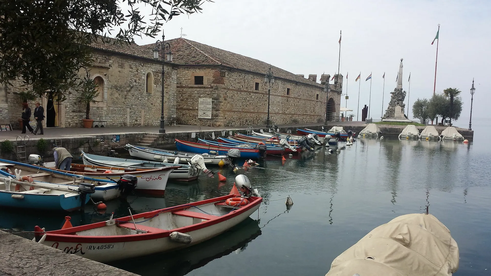 Lazise Boutique Apartment Lago E Relax Italy